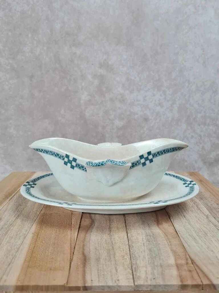 Antique sauceboat Creil & Montereau – Nancy service