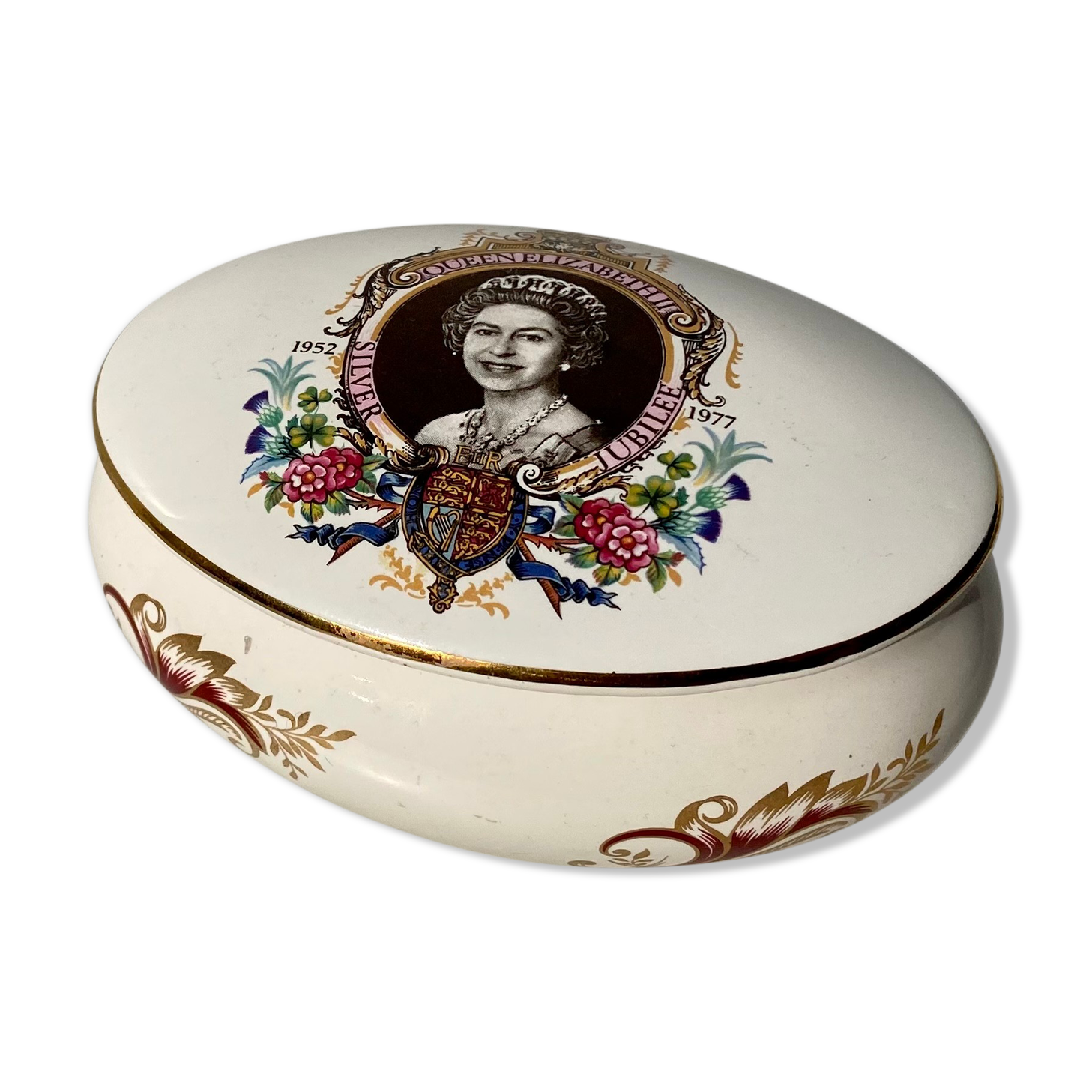 Porcelain box royal worcester collector queen elizabeth ii silver jubilee 1977