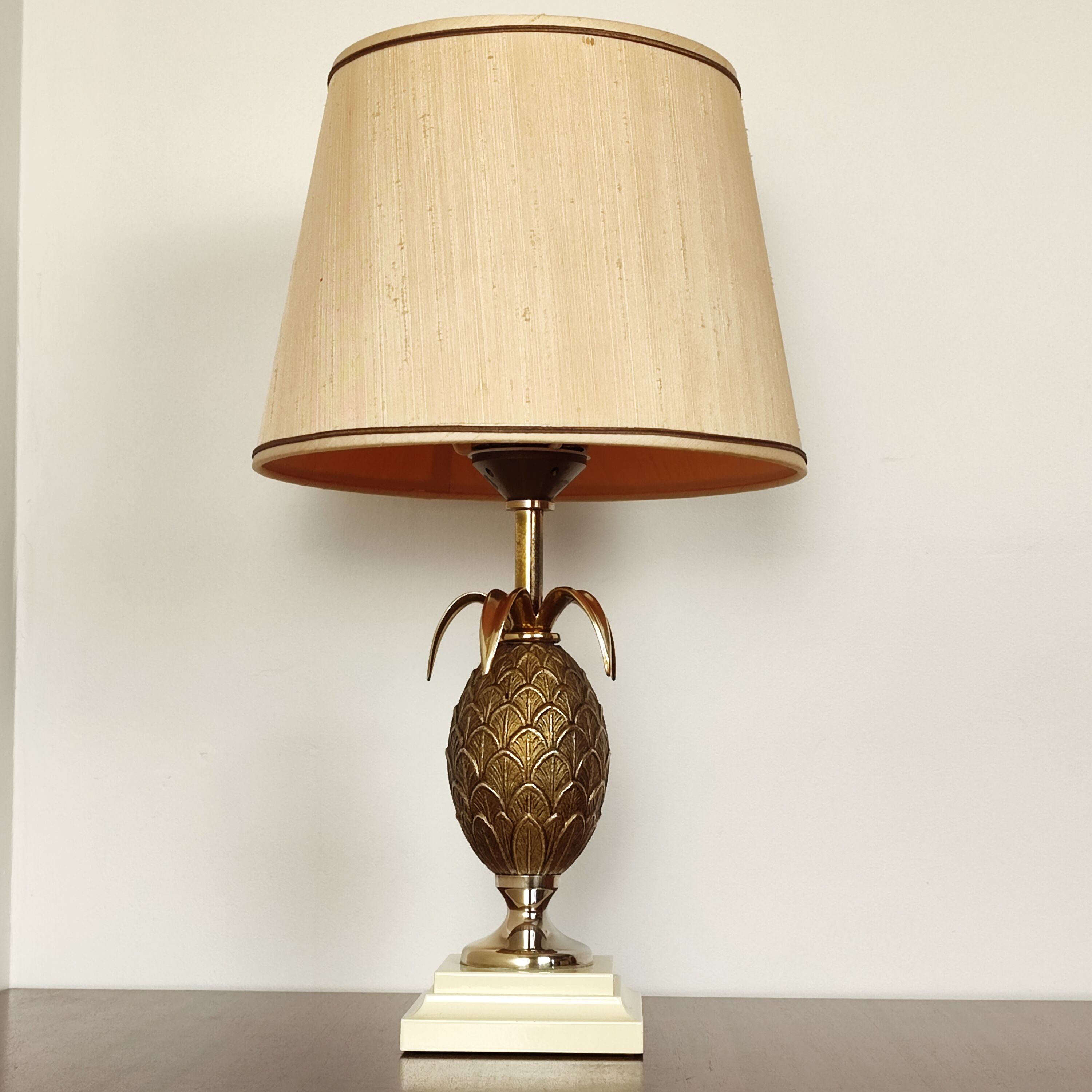 Pineapple lamp 80'