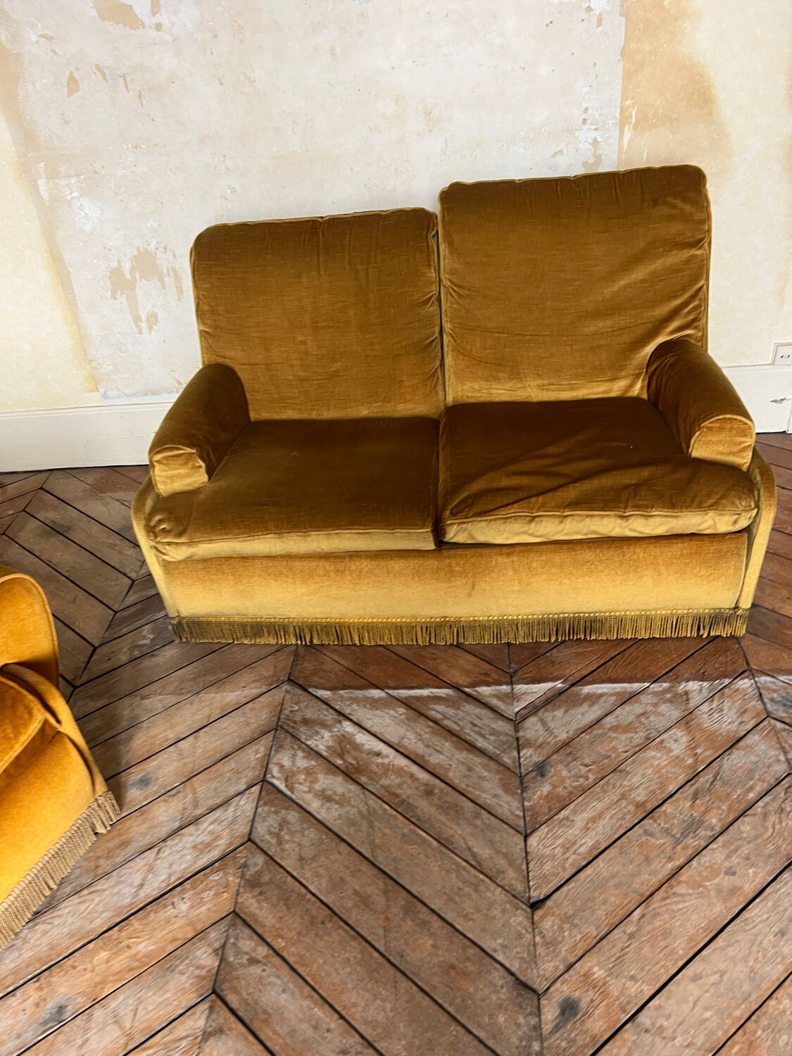 Vintage toad sofa