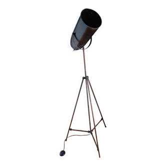 Tripod tube floor lamp