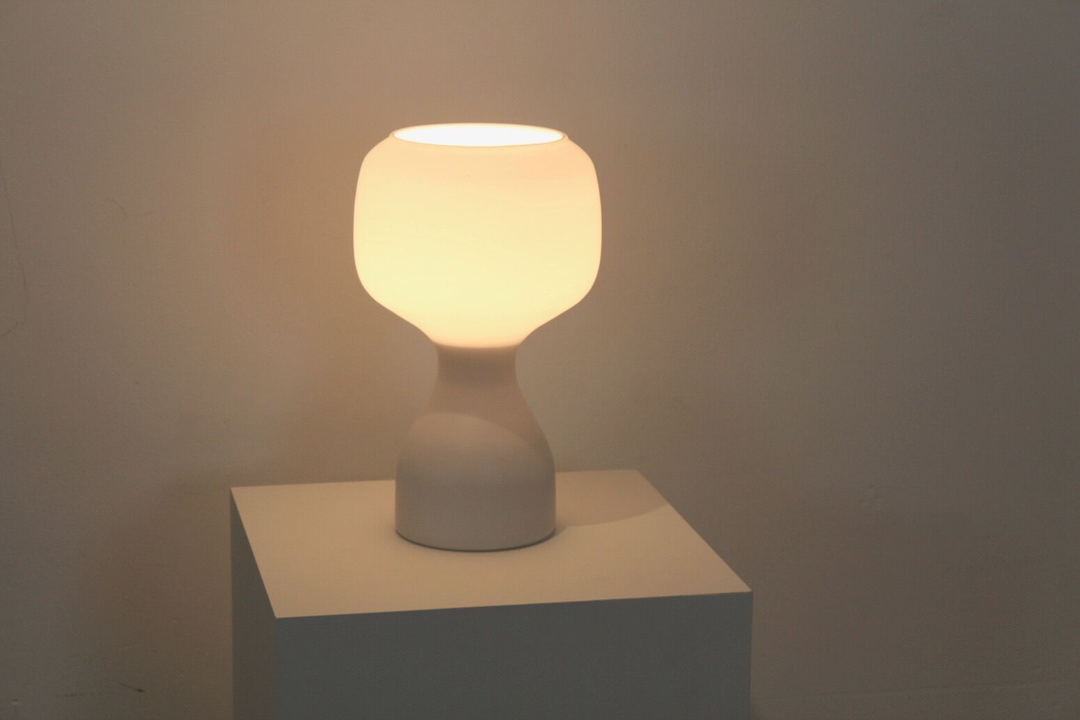 Philips table lamp in white opaline glass