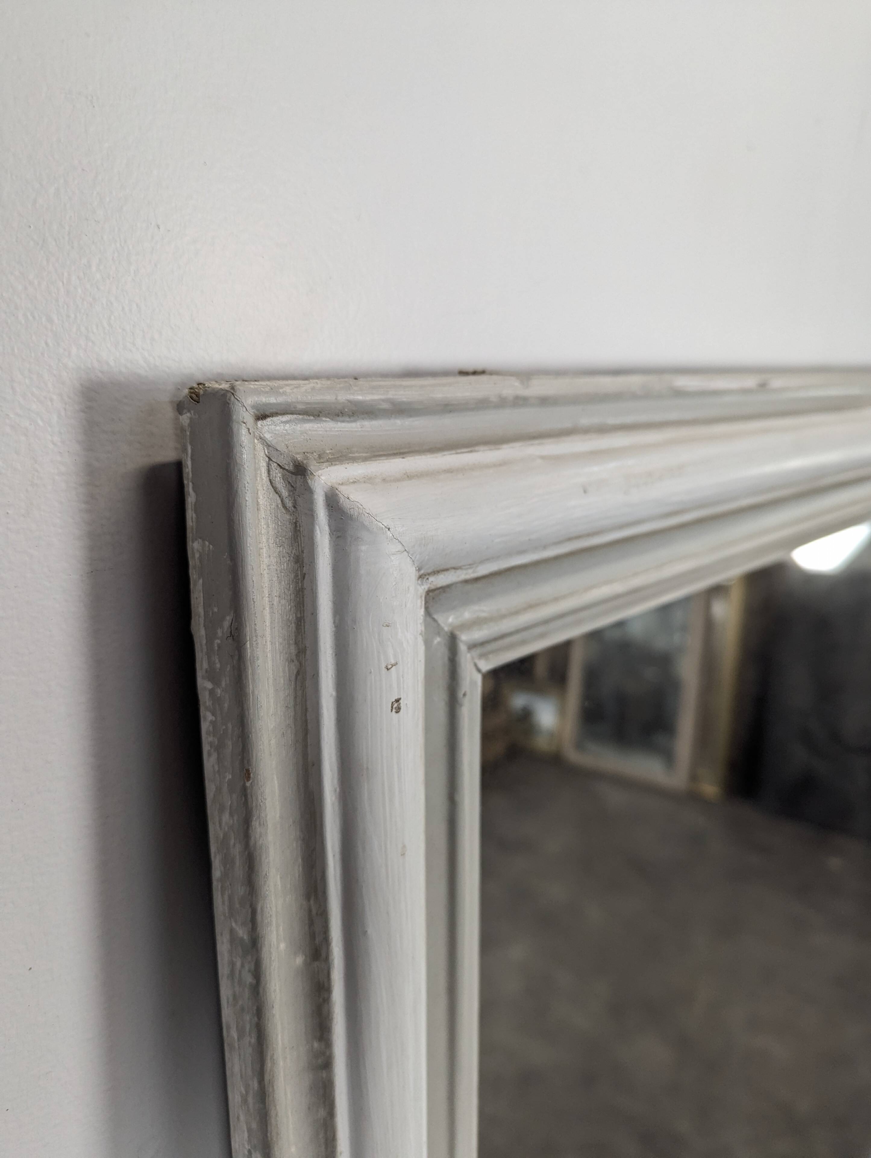 Grand miroir rectangulaire à cadre en bois laqué blanc