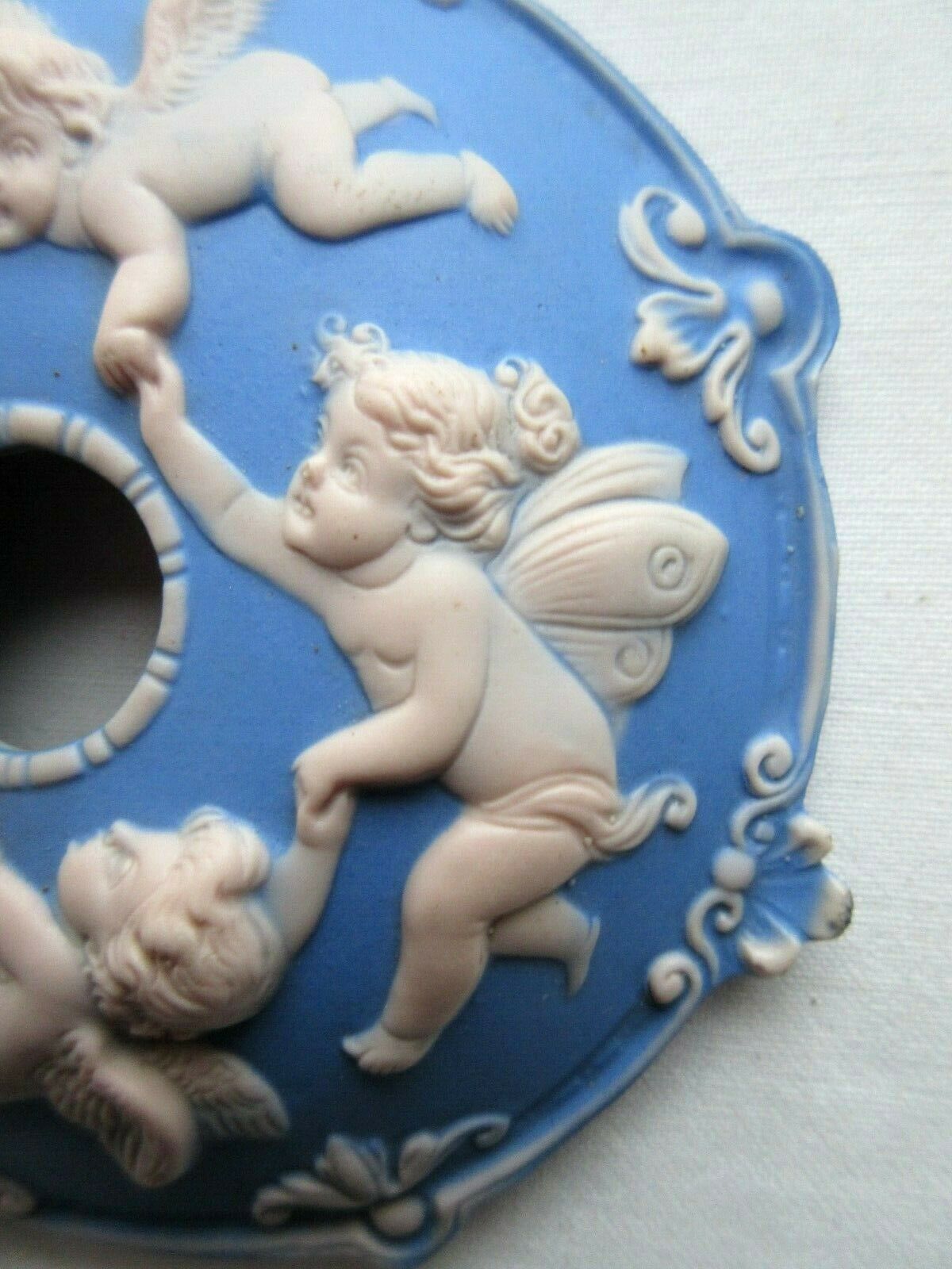 jewelry box or blue porcelain candy box with 4 angels