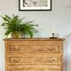 Commode rustique à trois tiroirs