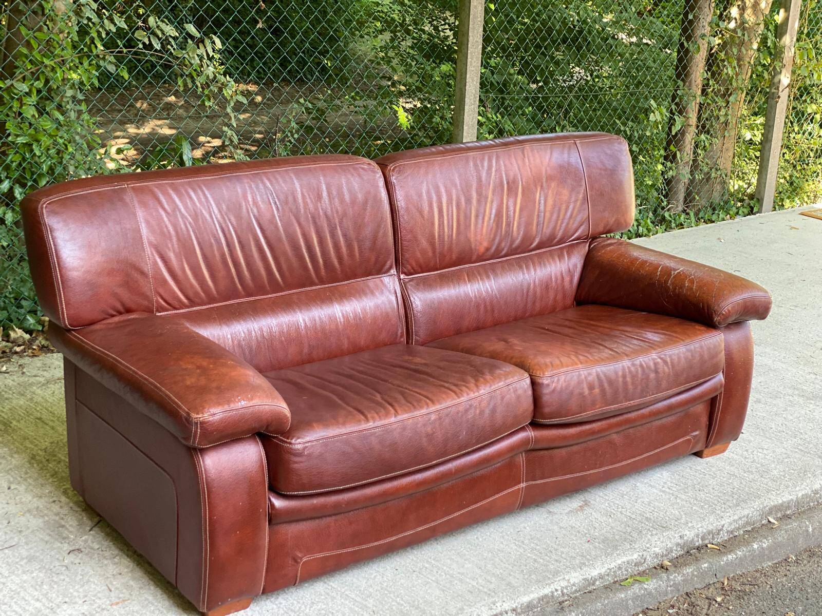 Scandinavian 3-seater sofa in burgundy leather circa 1930