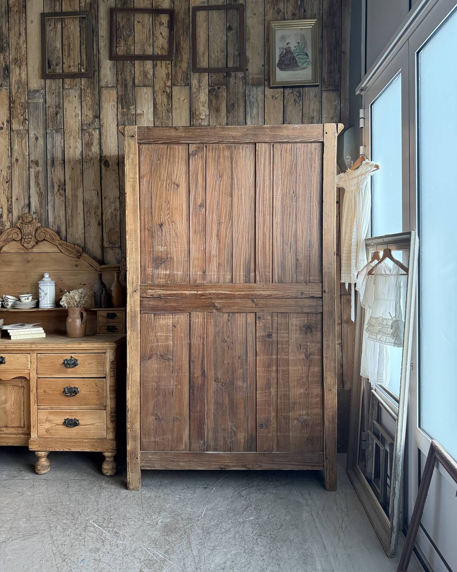 Armoire lingère ancienne en pin massif (rénovée)
