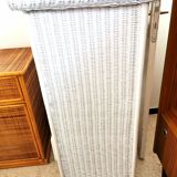 Chest of drawers in rattan