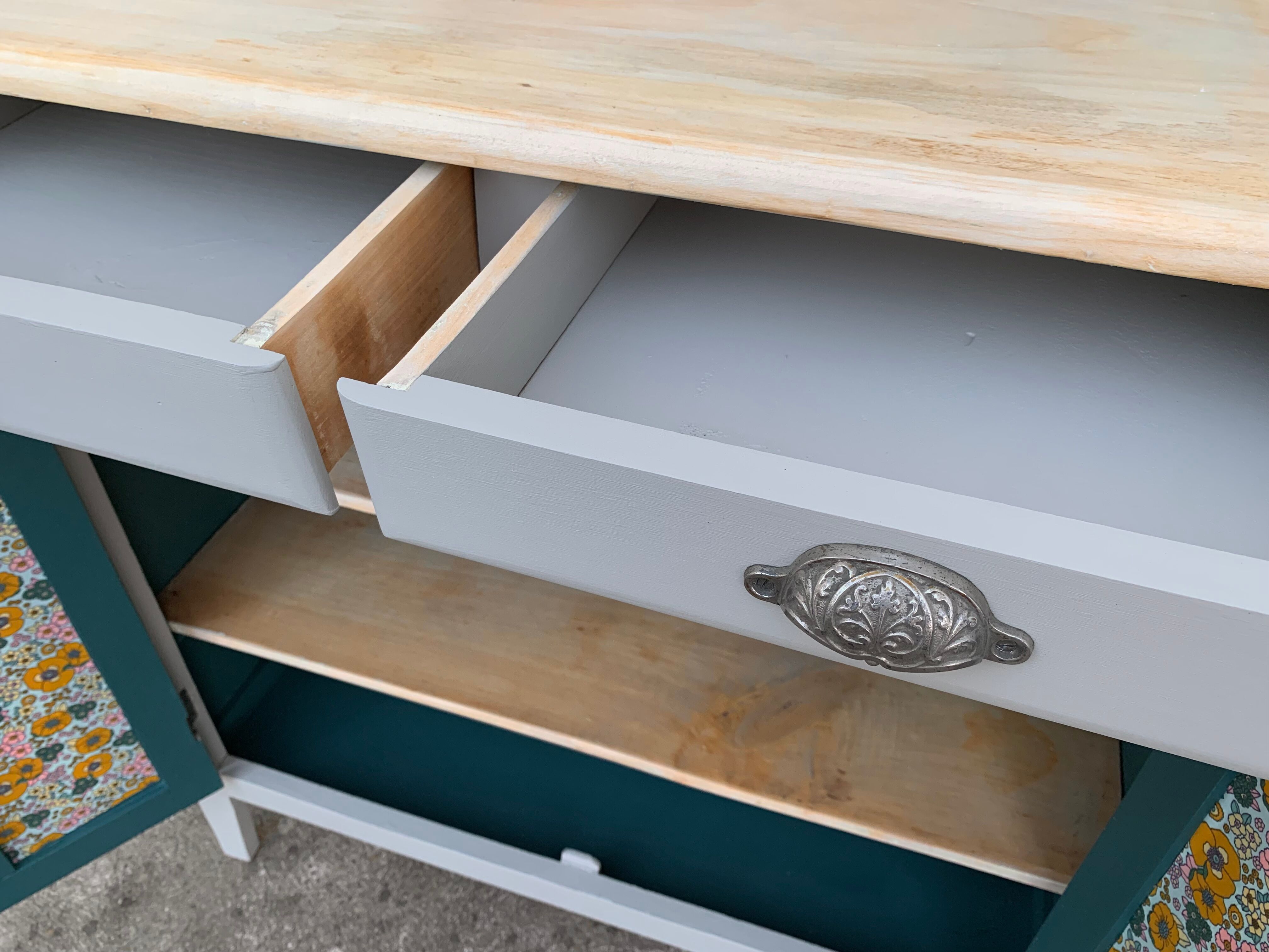 Vintage Parisian buffet 100x100