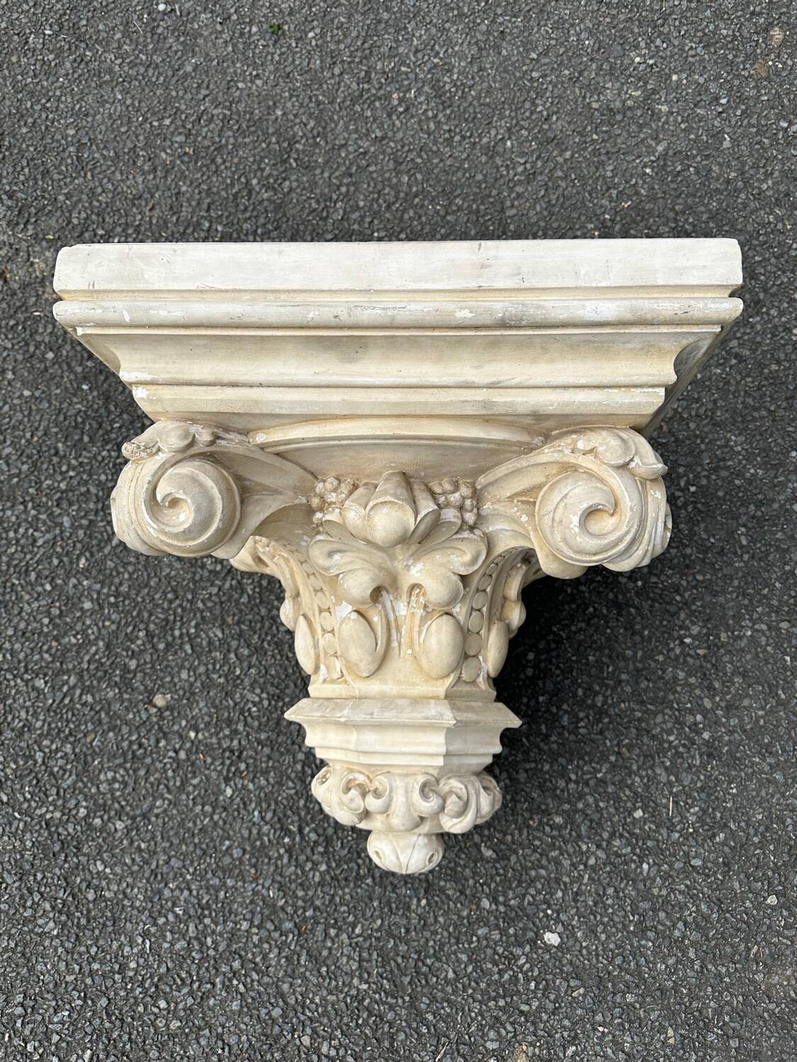 Stucco corbel