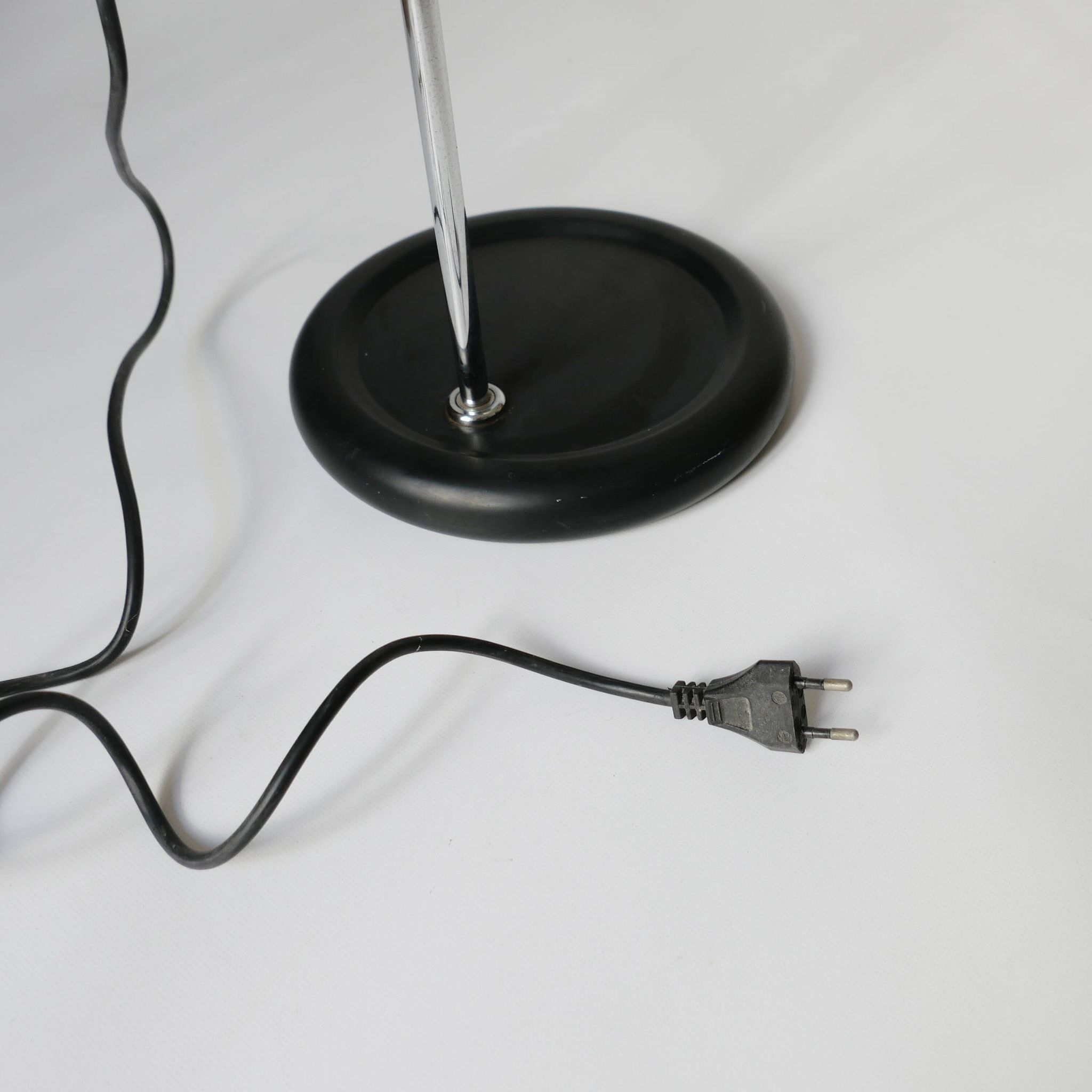 Guzzini lamp 1970s design 1970