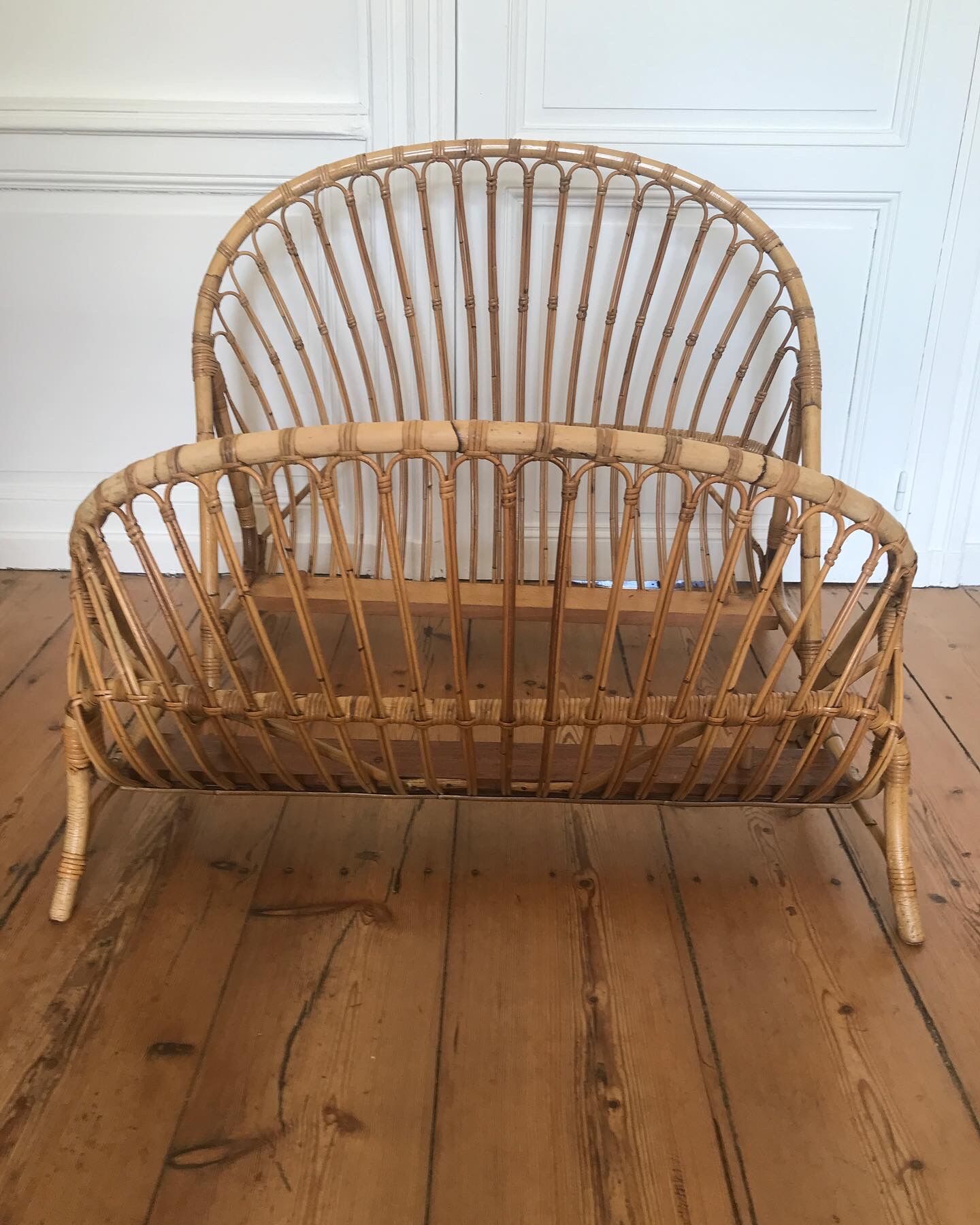 Rattan basket bed