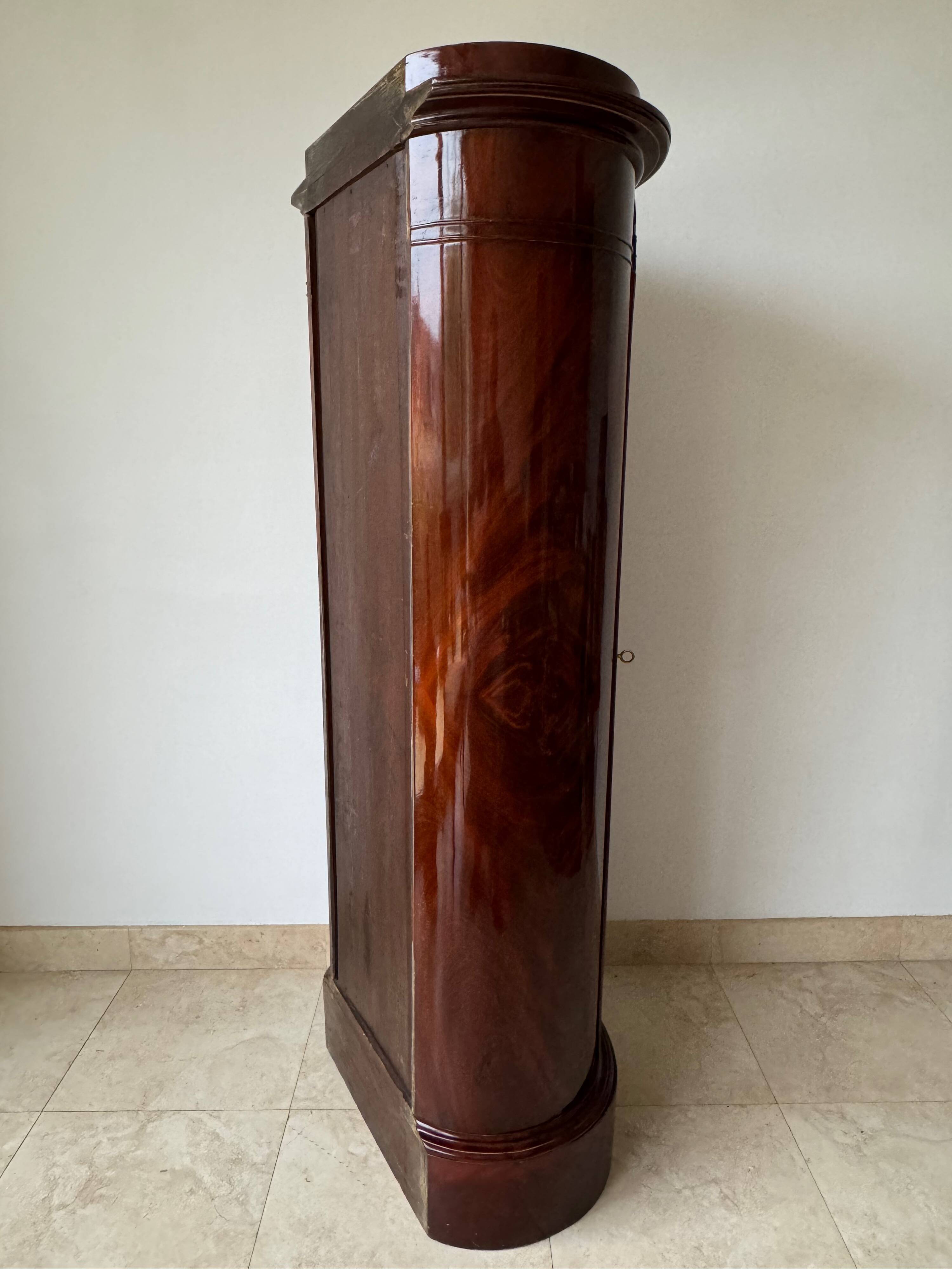 Somno Colonne Cabinet Cylindrique, en acajou flammé, Copenhague 1830-1840