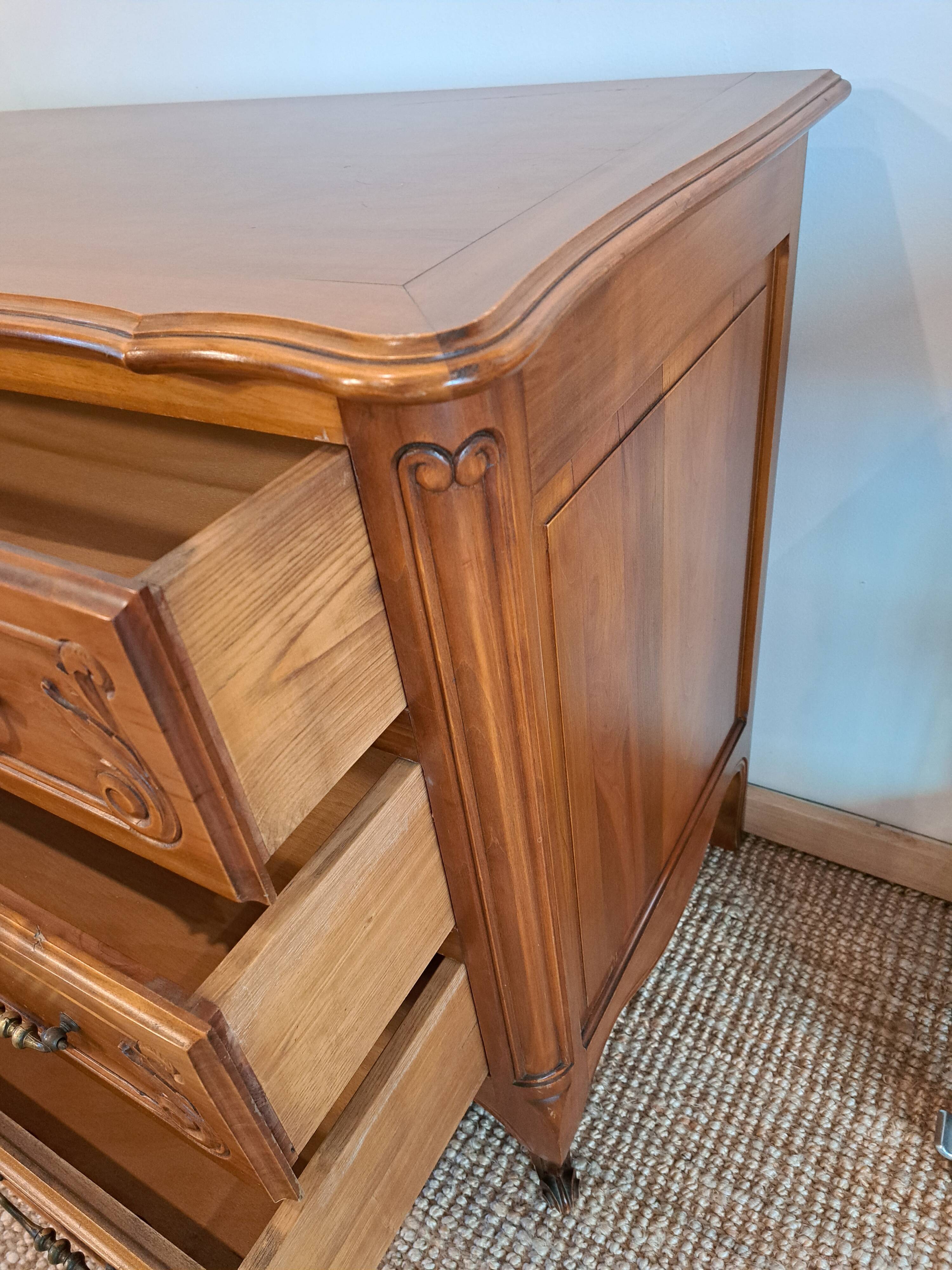 Commode de style Louis XV