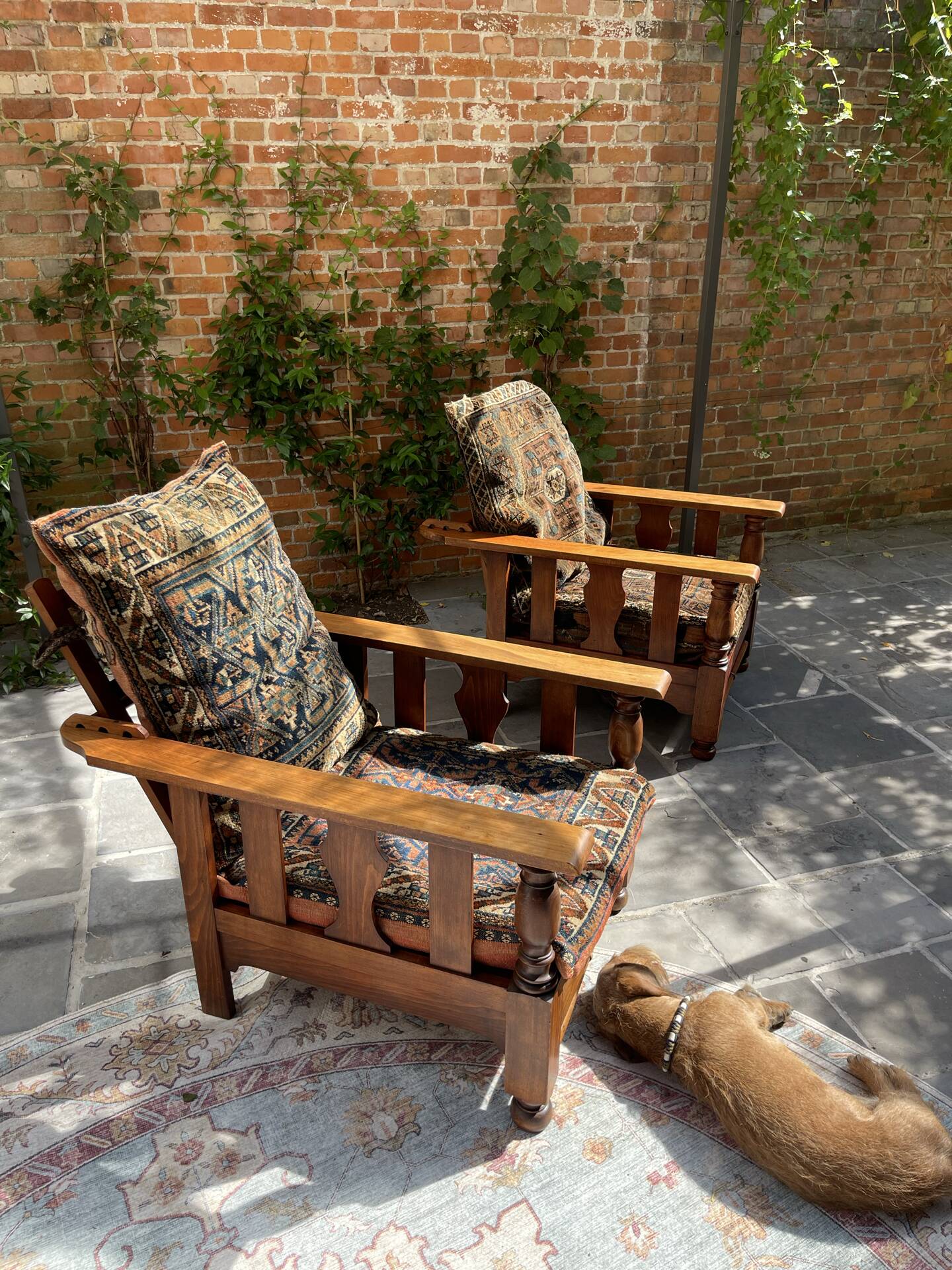 2 Armchairs with 2 Persian cushions