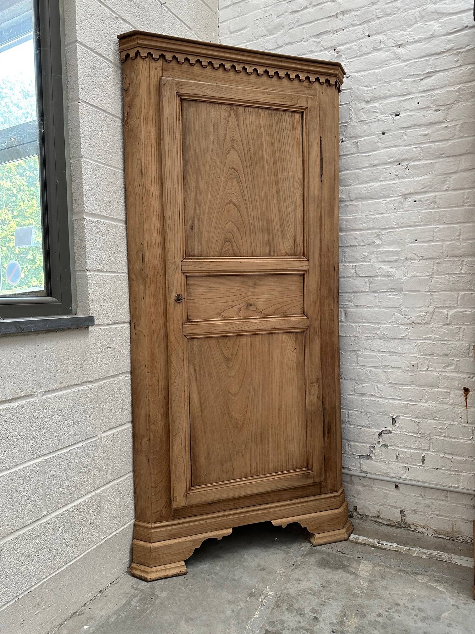 Late 19th century corner in solid elm