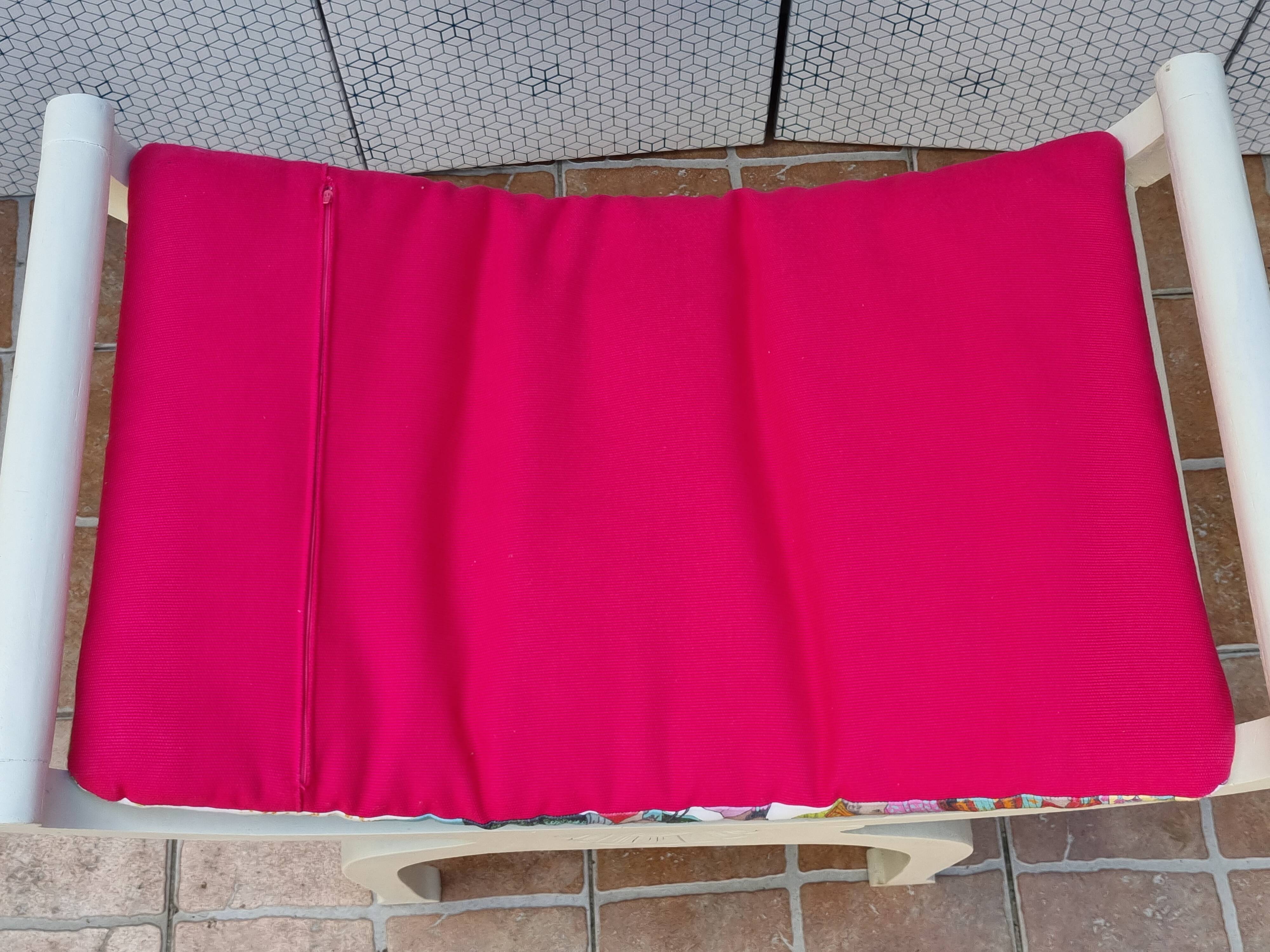 Curule stool in patinated carved wood, Manuel Canovas seat, 60 cm