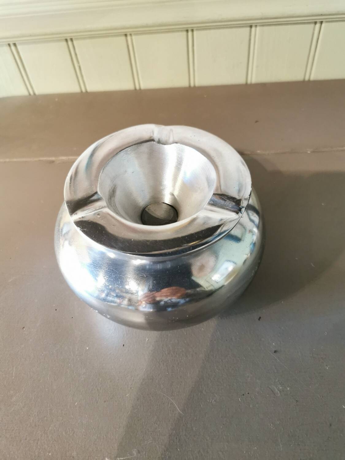 Grand cendrier boule aluminium