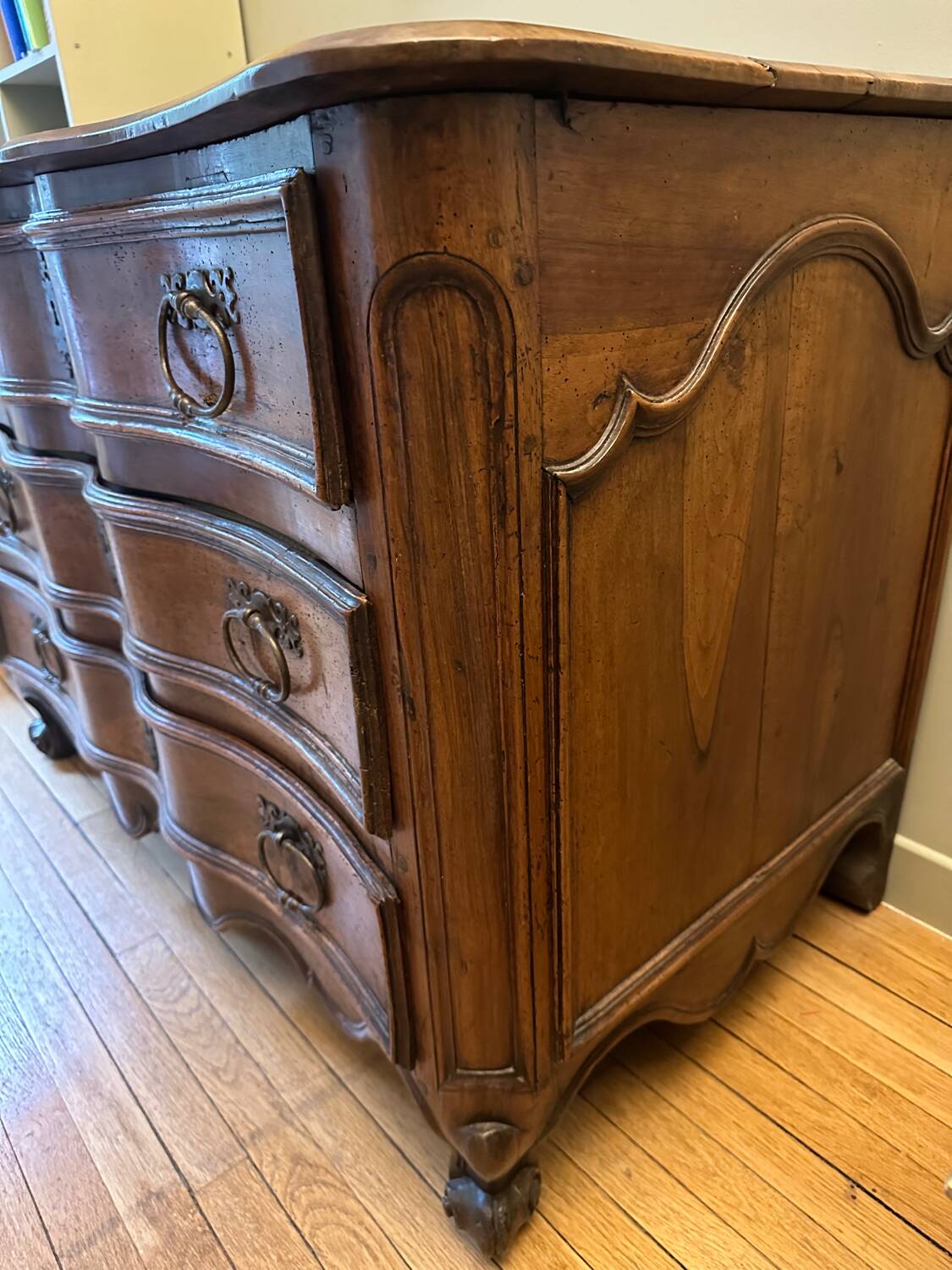 18th century walnut chest of drawers
