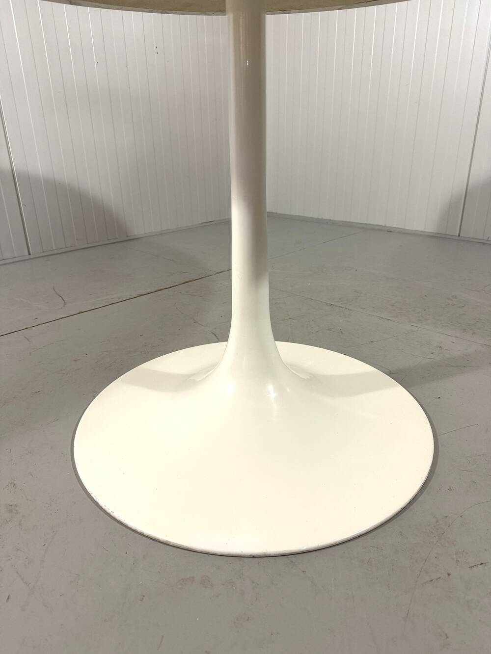 Round marble dining table with tulip foot 1960’s