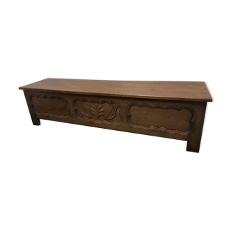 Chest bench