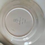 Rooster plates & baskets, earthenware in the spirit of a French bistro.