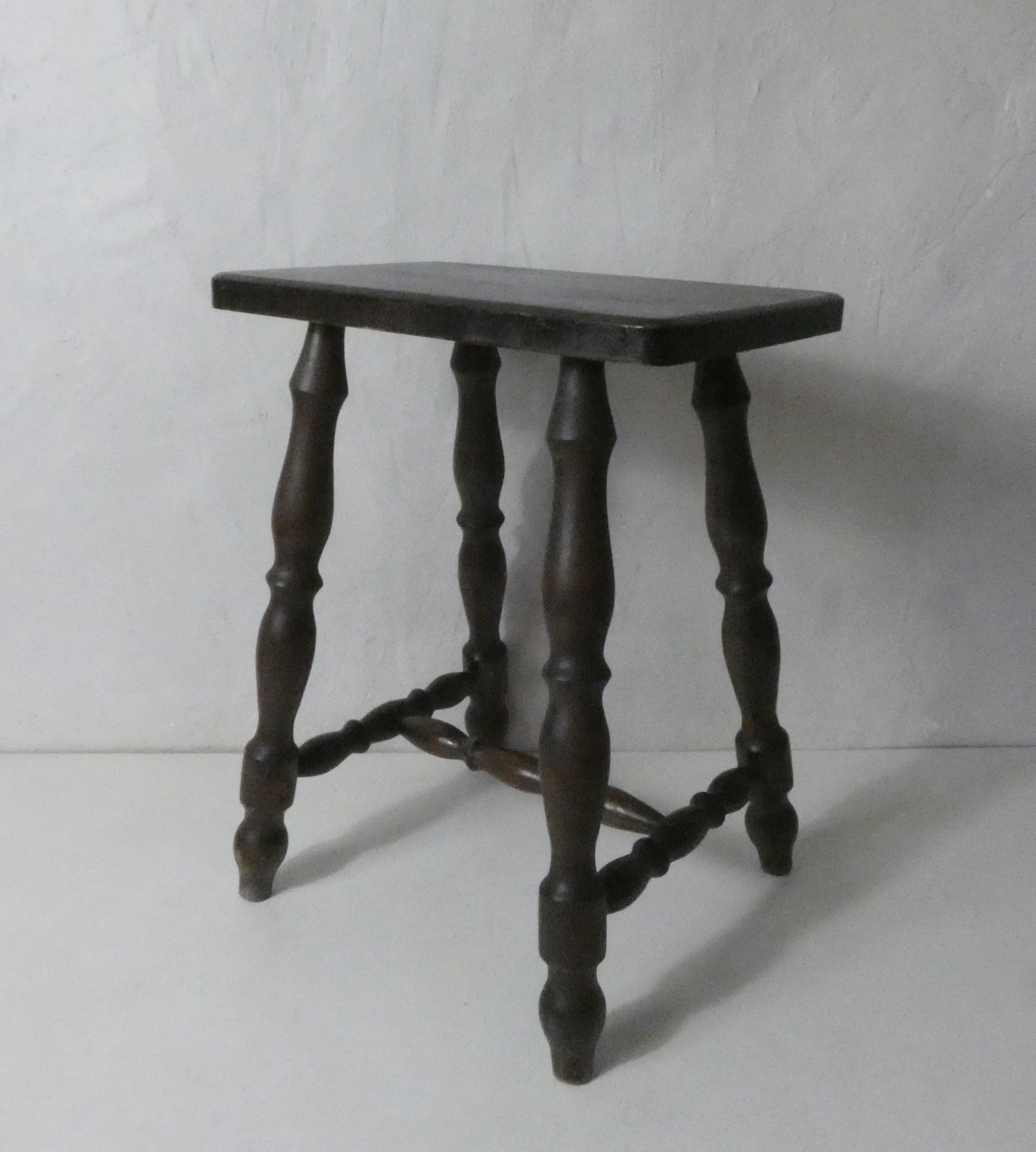 Former breton folk art stool