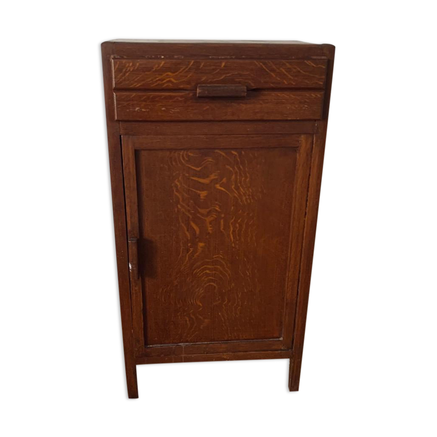 Meuble d’appoint parisien