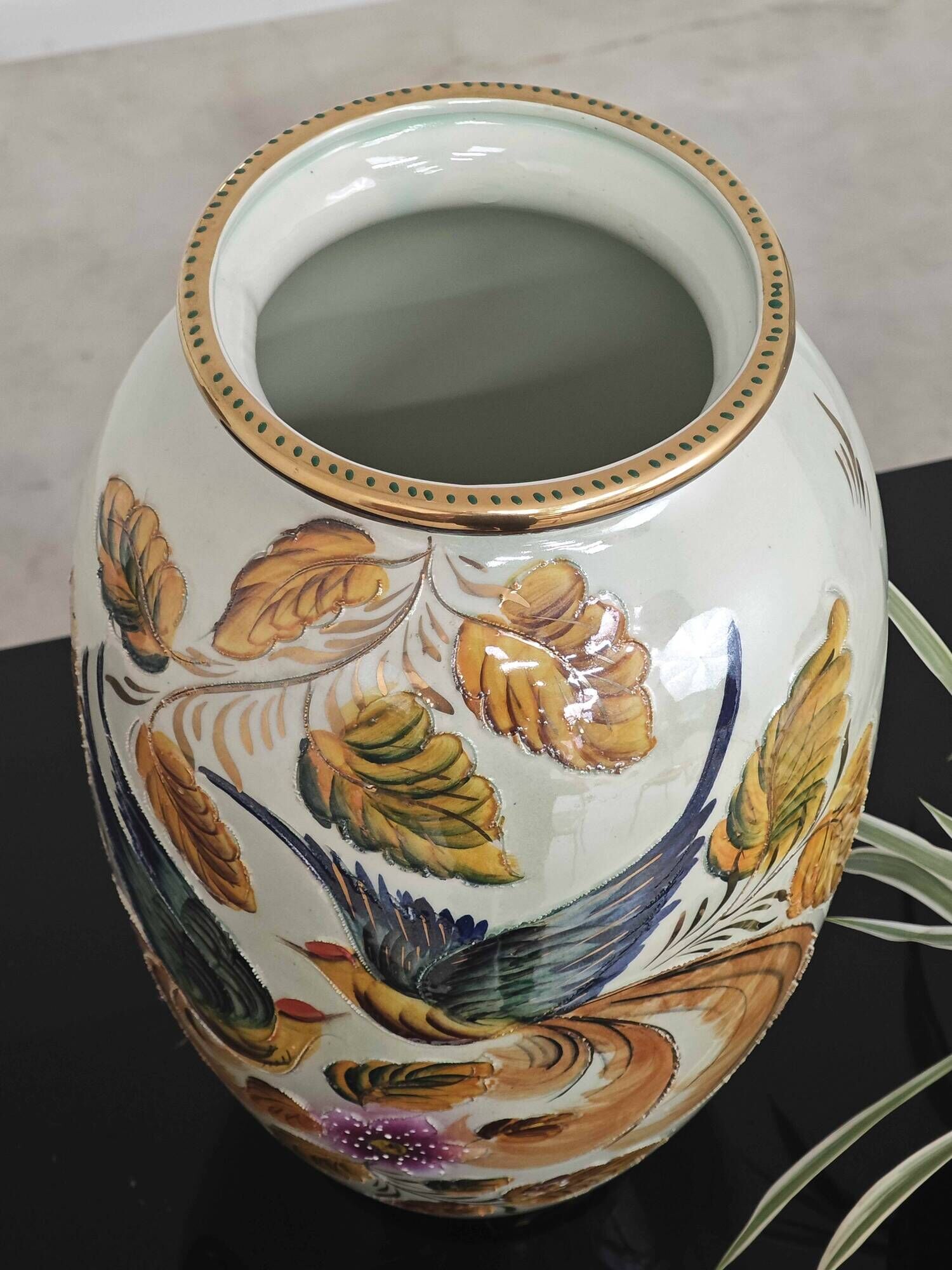 Beau vase peint main oiseau et feuilles H.Béquet numéroté 556