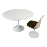Round Tulip Dining Table by Eero Saarinen for Knoll