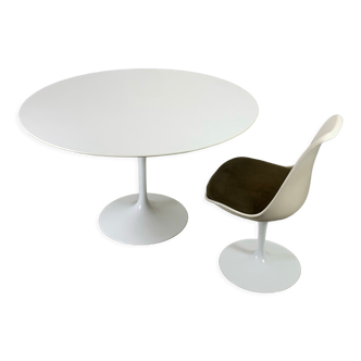 Table de Salle à Manger Ronde Tulipe par Eero Saarinen pour Knoll