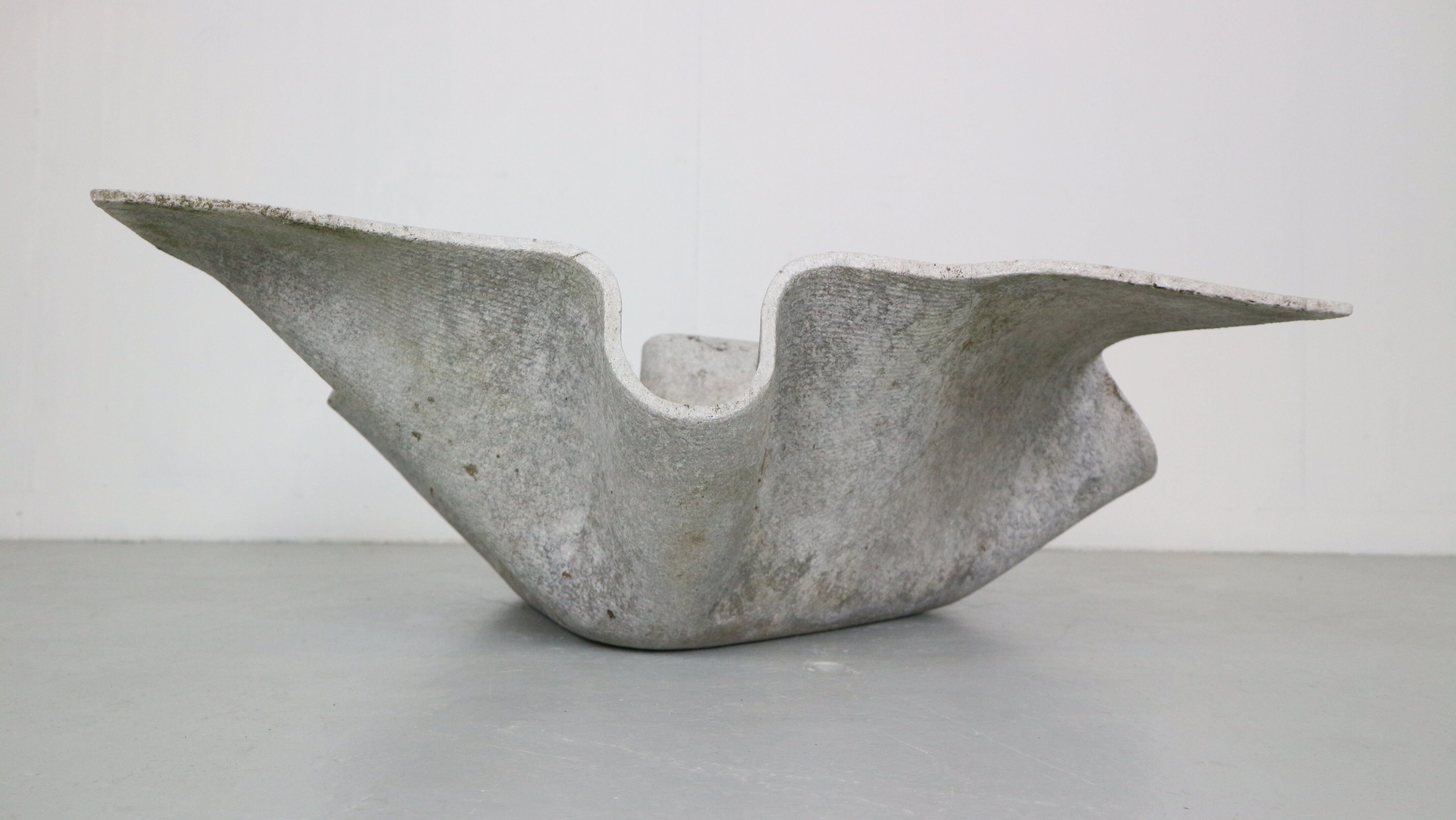Jardinière en béton « Biasca » Elephant Ear par Willy Guhl, Suisse 1954