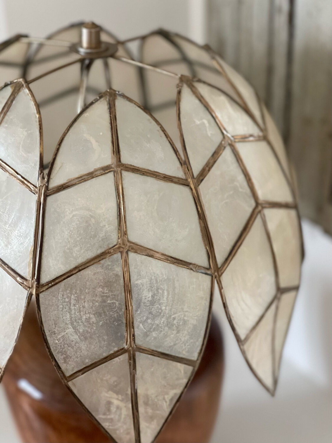 Mother-of-pearl and olive wood lamp