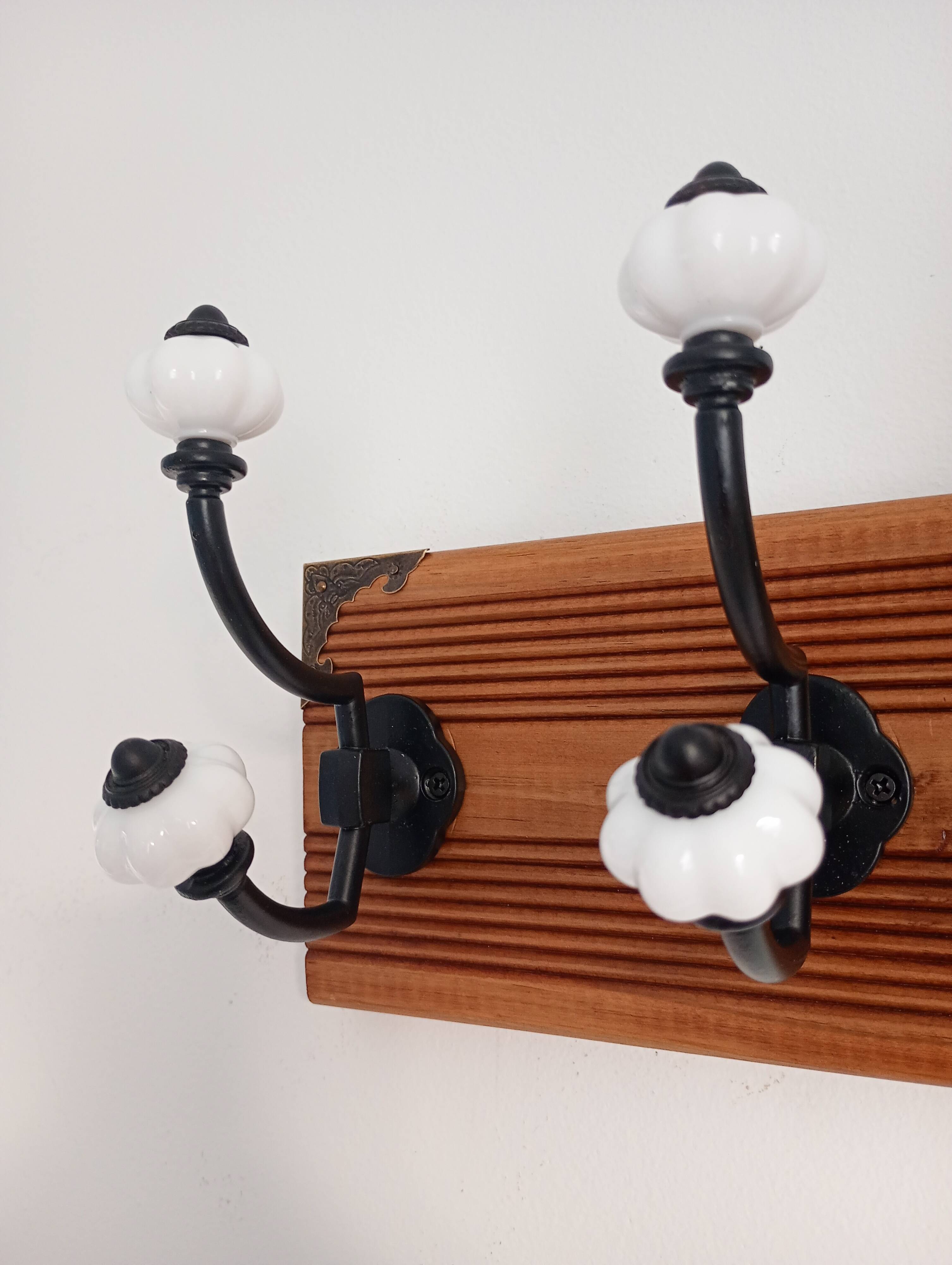 Vintage-style wall coat rack – 4 double hooks – 40 cm