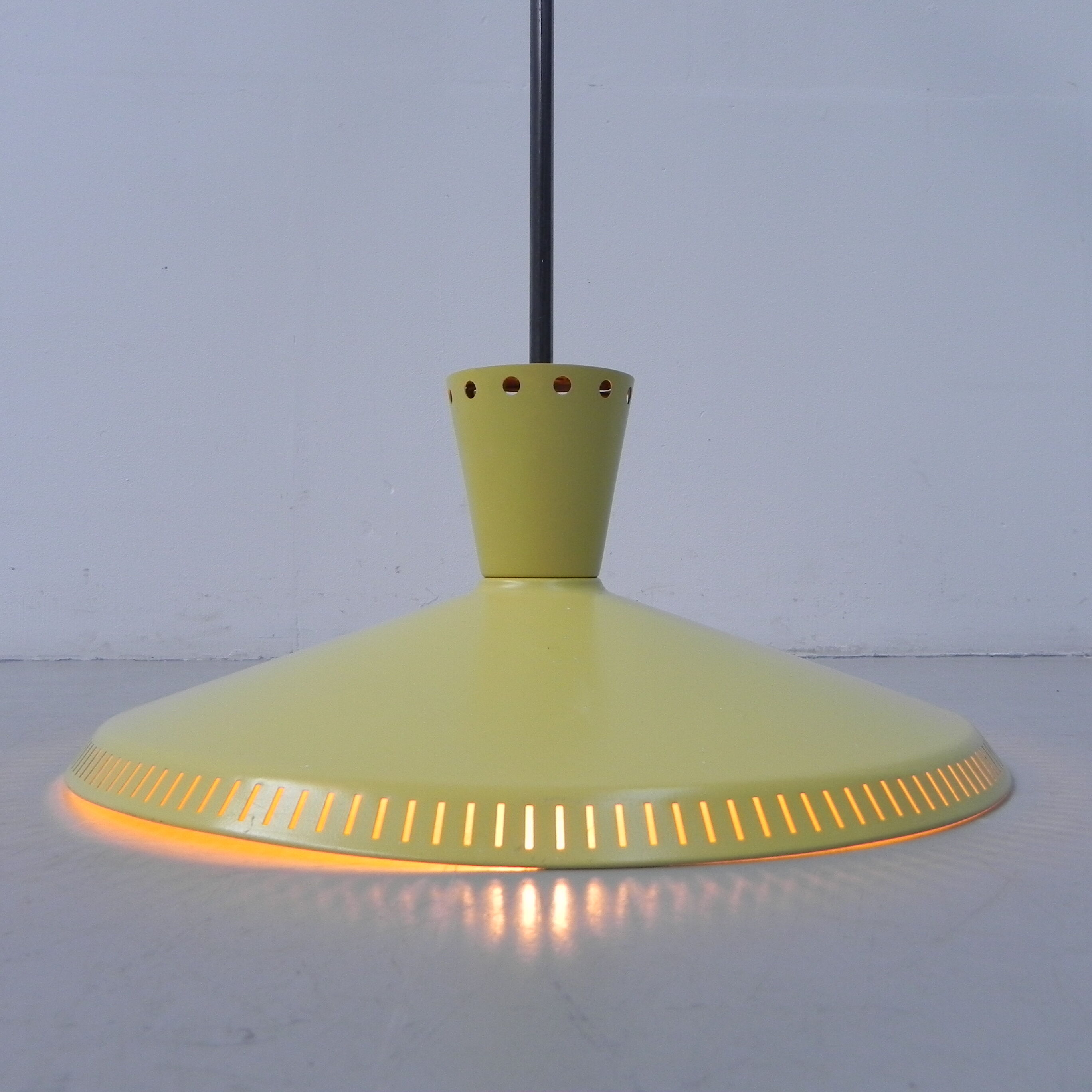 Philips hanging lamp NB93 by Louis Kalff