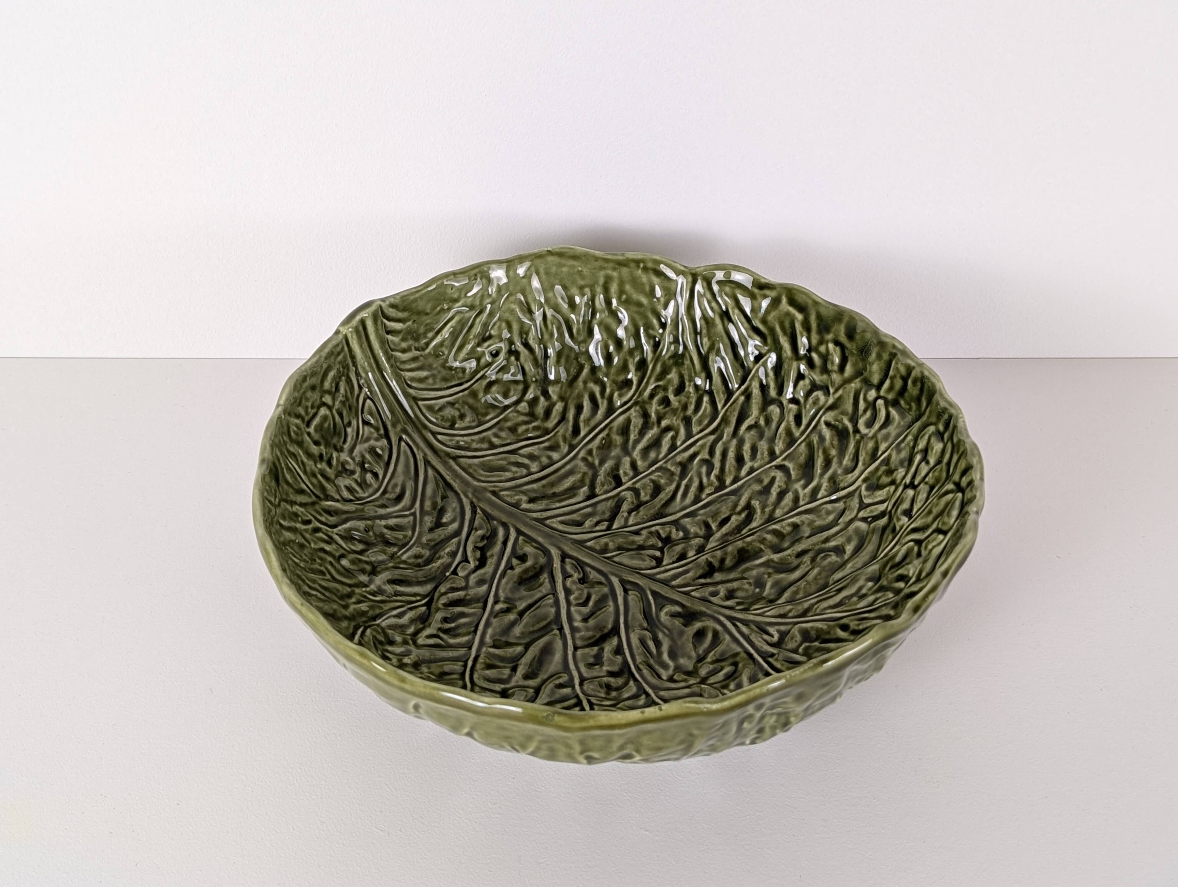 Cabbage leaf salad bowl