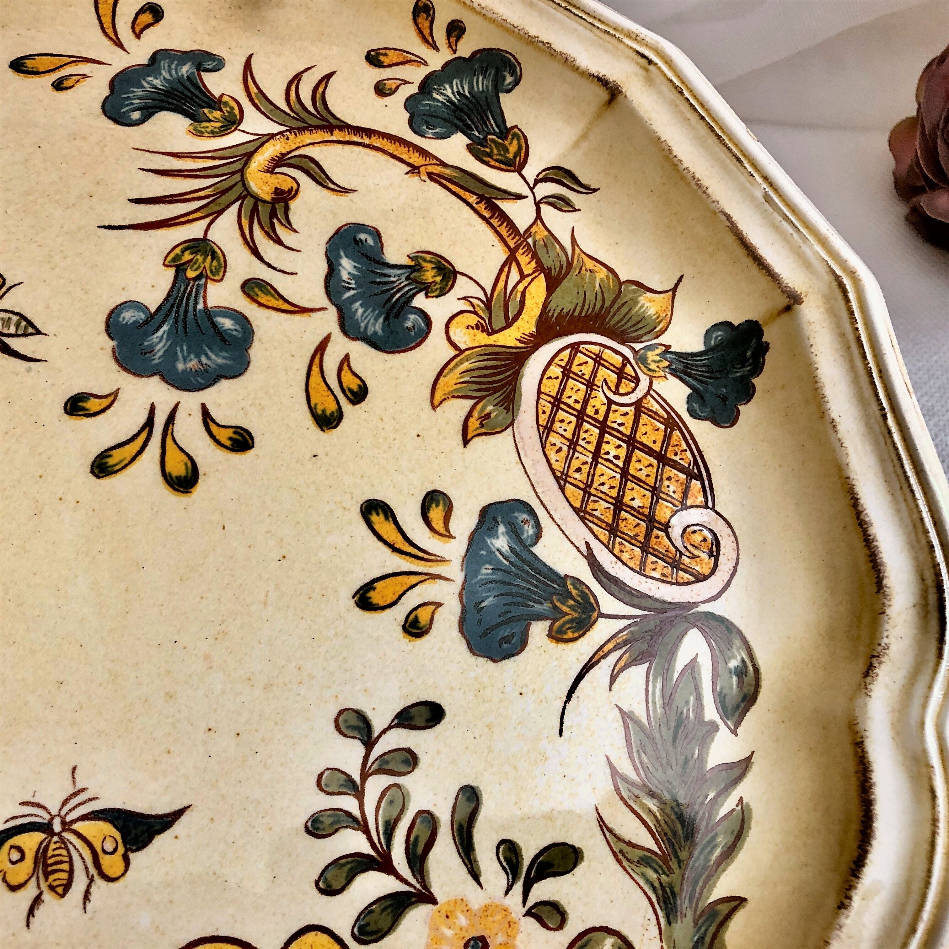 Assiette décorative faïence de Salins France décor d'Aligne