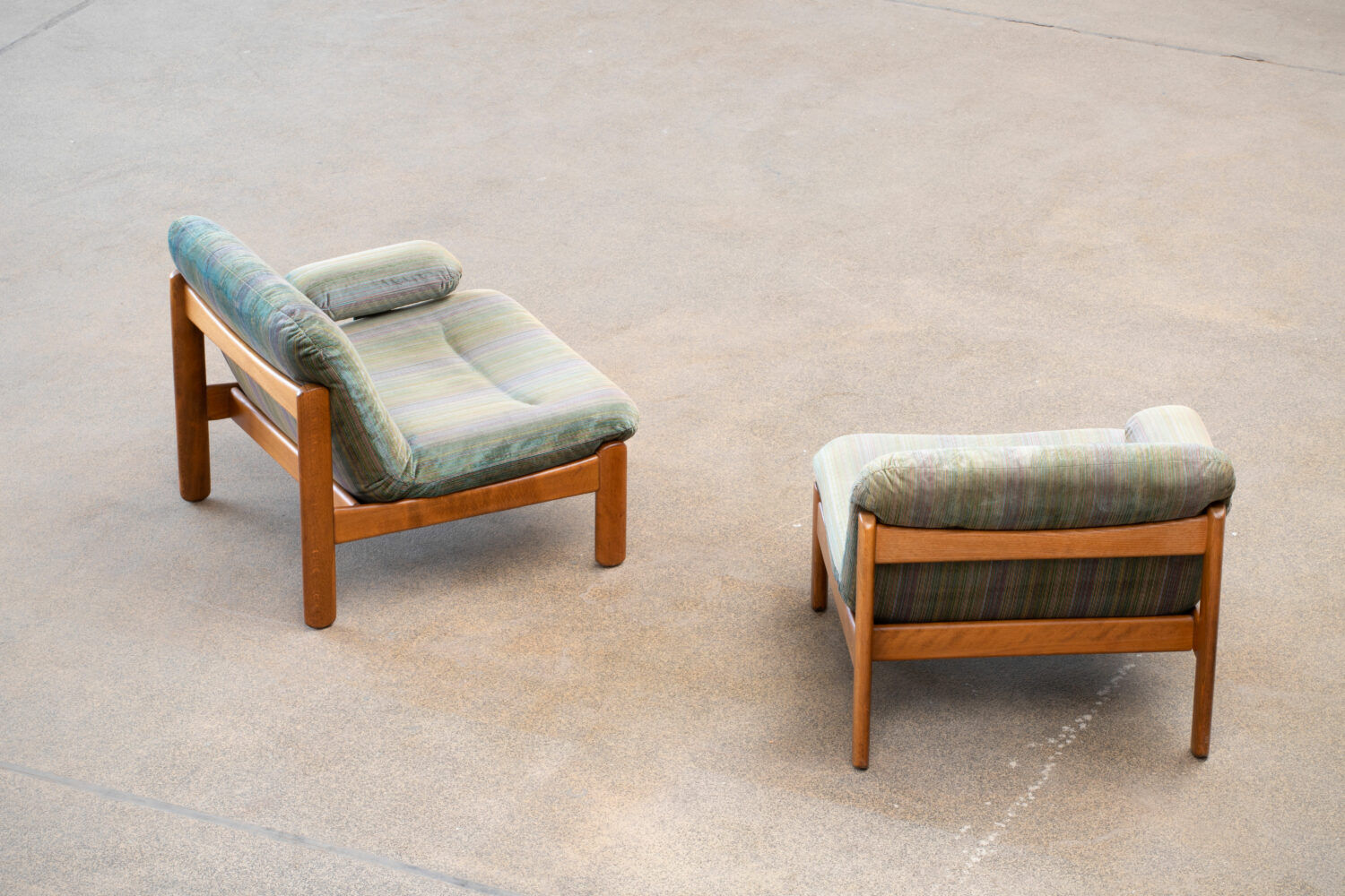 Pair of Scandinavian armchairs in teak and velvet, 1960