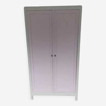 Armoire parisienne