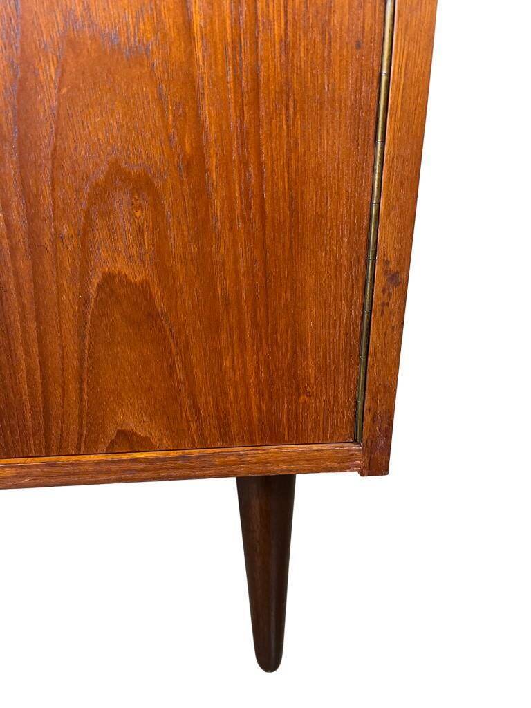 Vintage wooden bookcase/sideboard/bar