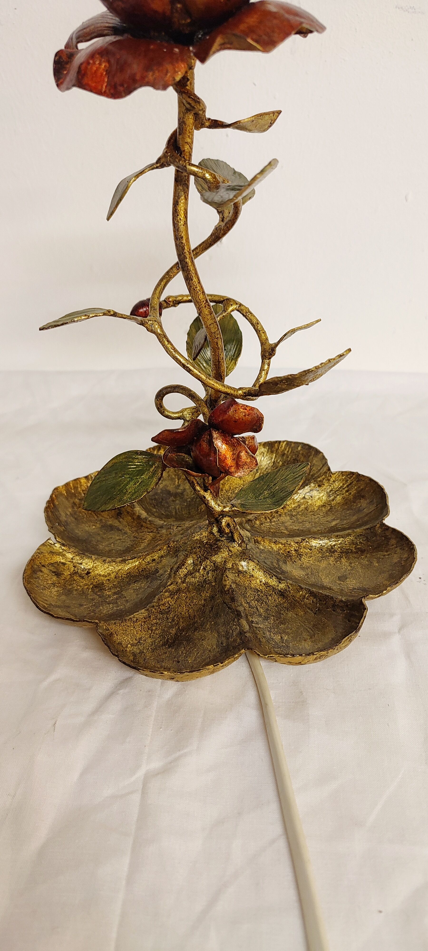 Wrought iron table lamp and gold leaf. France, 1950