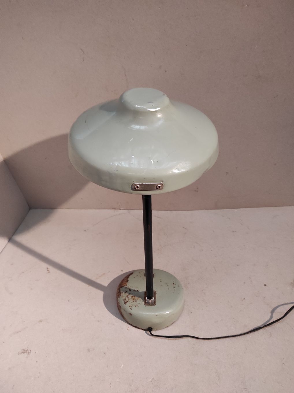 Lampe UFO soucoupe métallique articulée