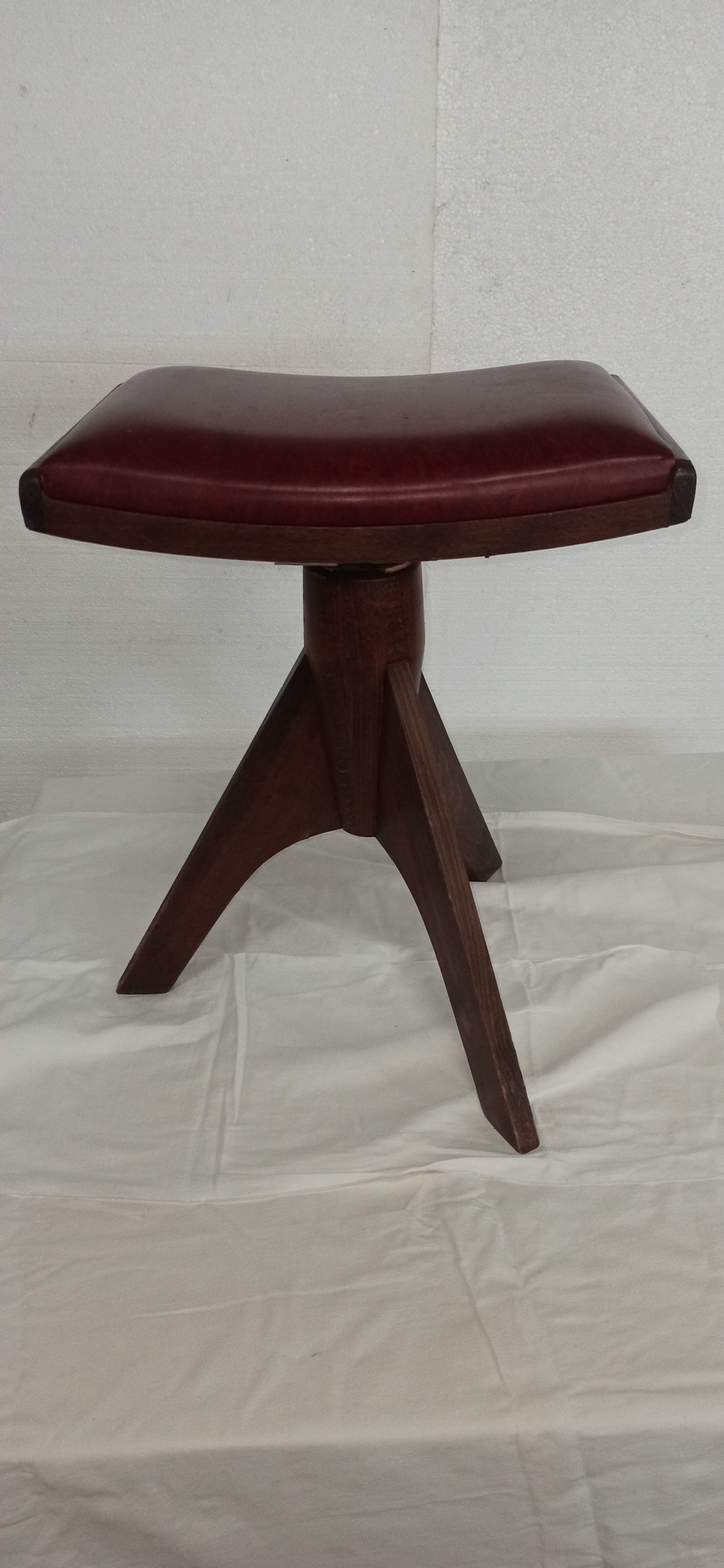 Reiner modell piano stool tripod