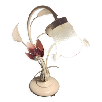 Lampe ancienne à poser en métal motif fleurs