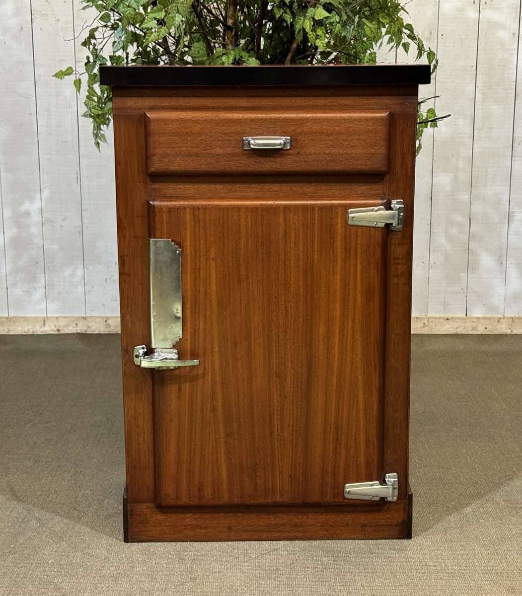 Bistro sideboard with 1 mahogany door and Formica top from the 1950s.