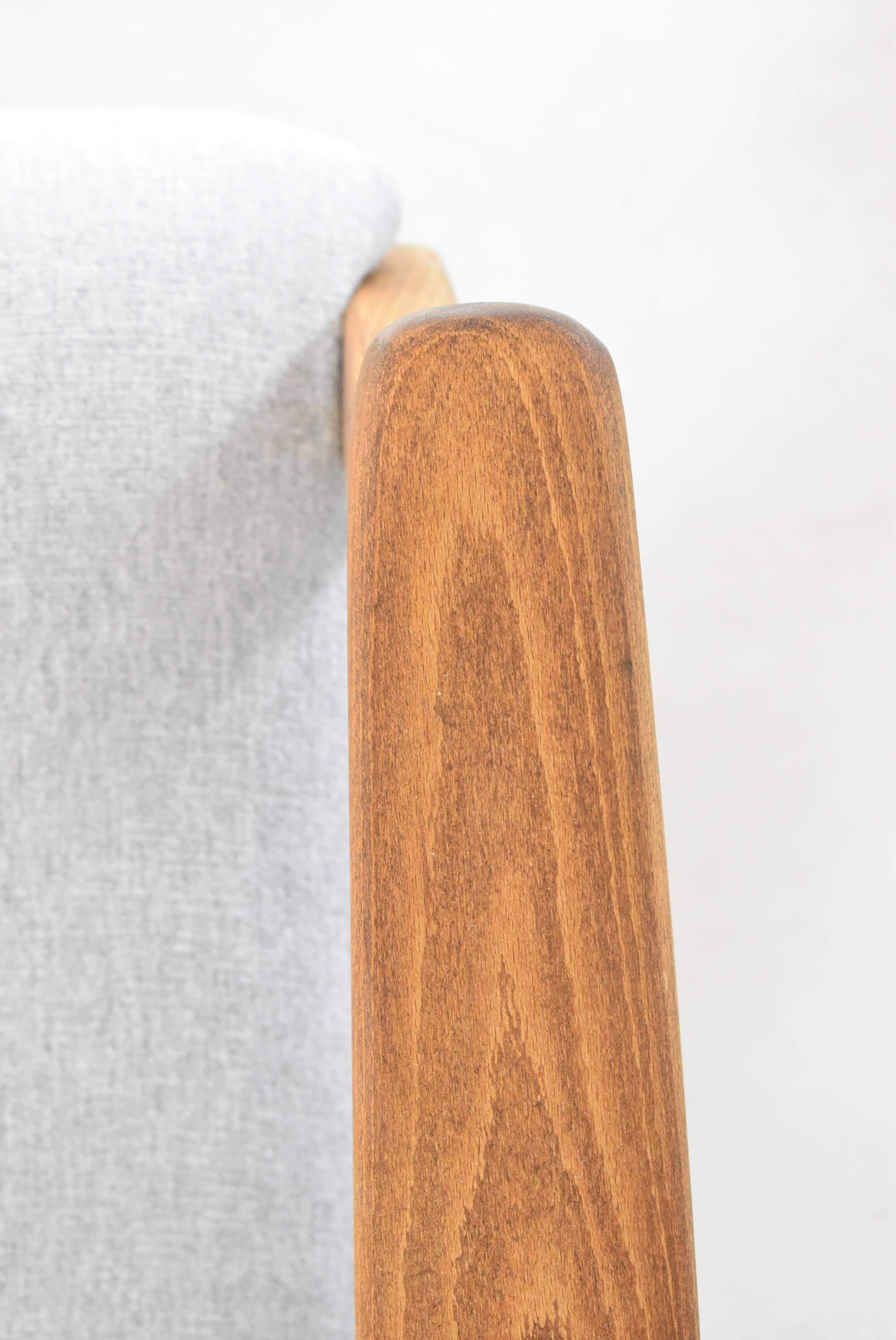 Canapé scandinave vintage extrêmement confortable en tissu gris clair années 1960, unique