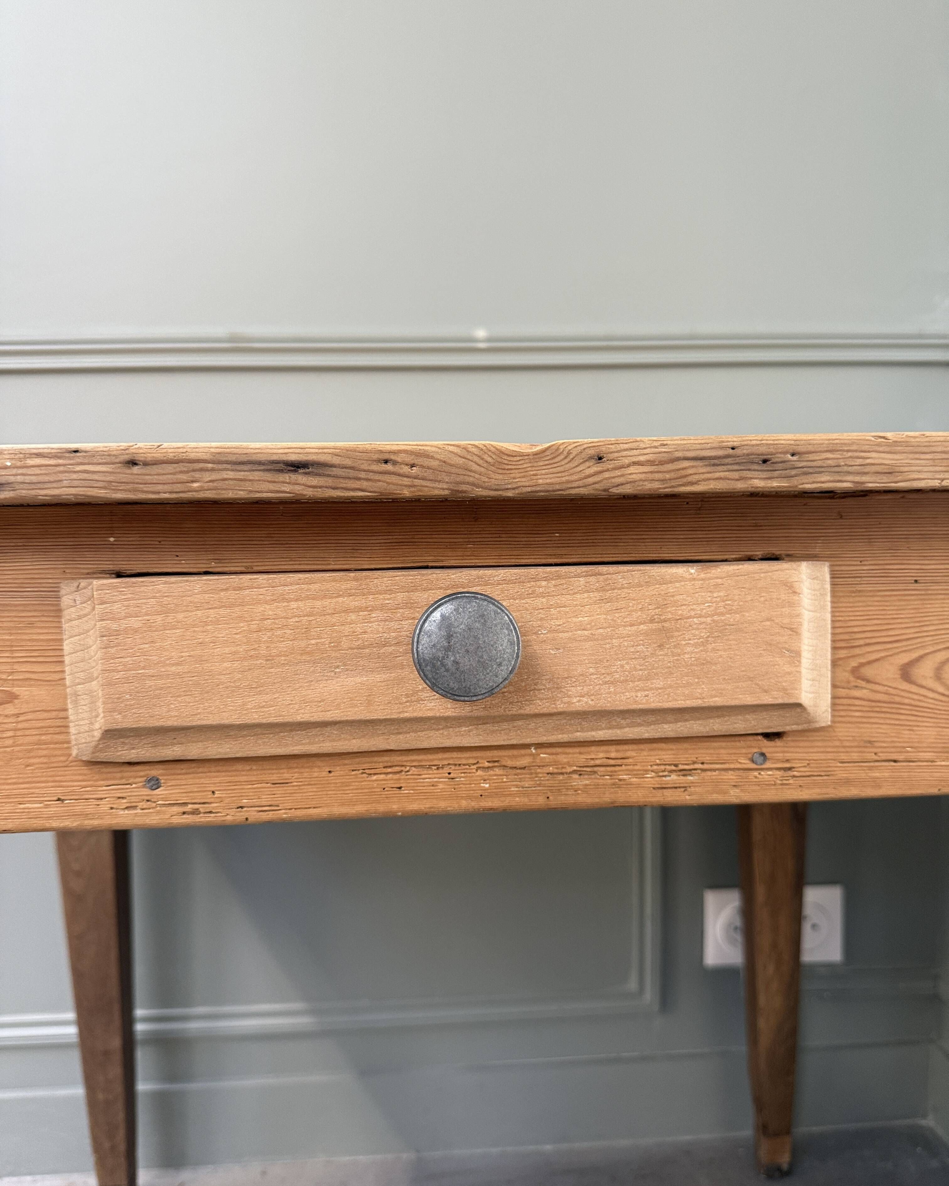 Petit bureau vintage en chêne et pin massif (rénové)