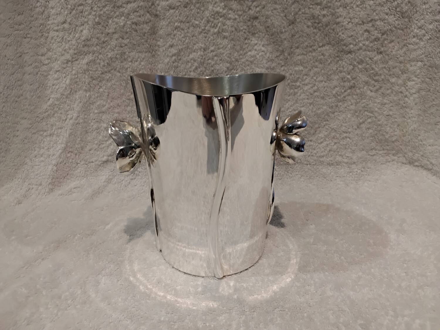 Superb silver-plated ice bucket by Christofle Anemone