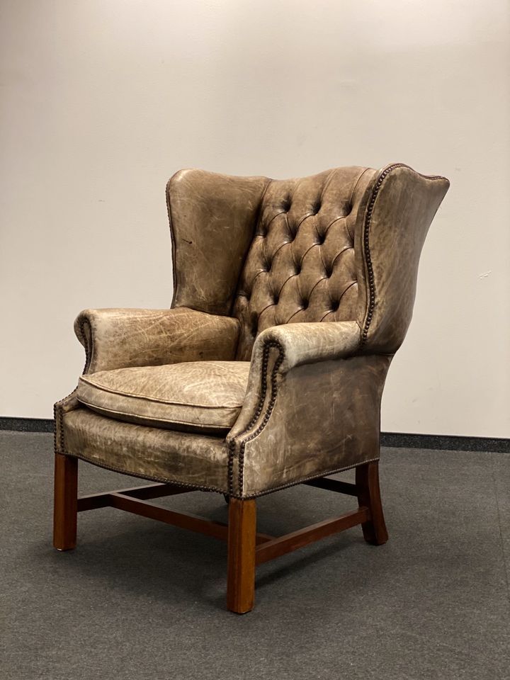Xixth century  english georgian cigar leather wingback library chairs