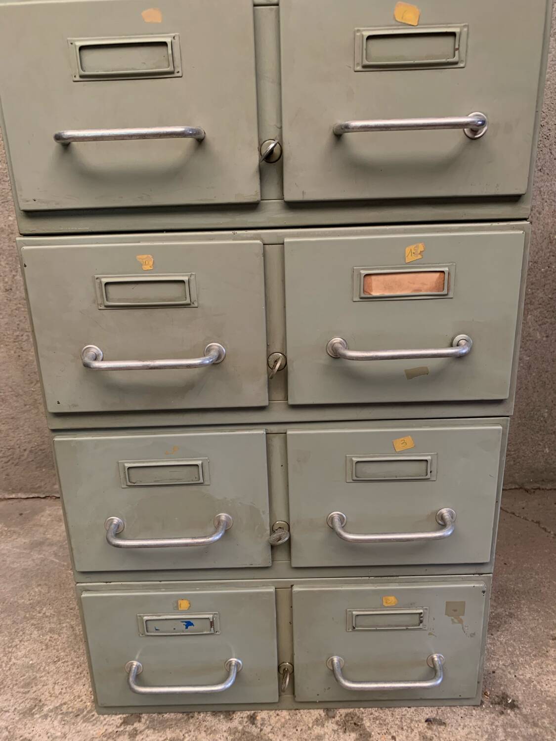 Structure of 6 vintage industrial lockers